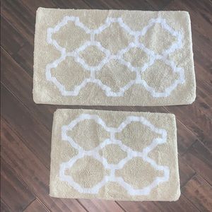 Matching bath rugs